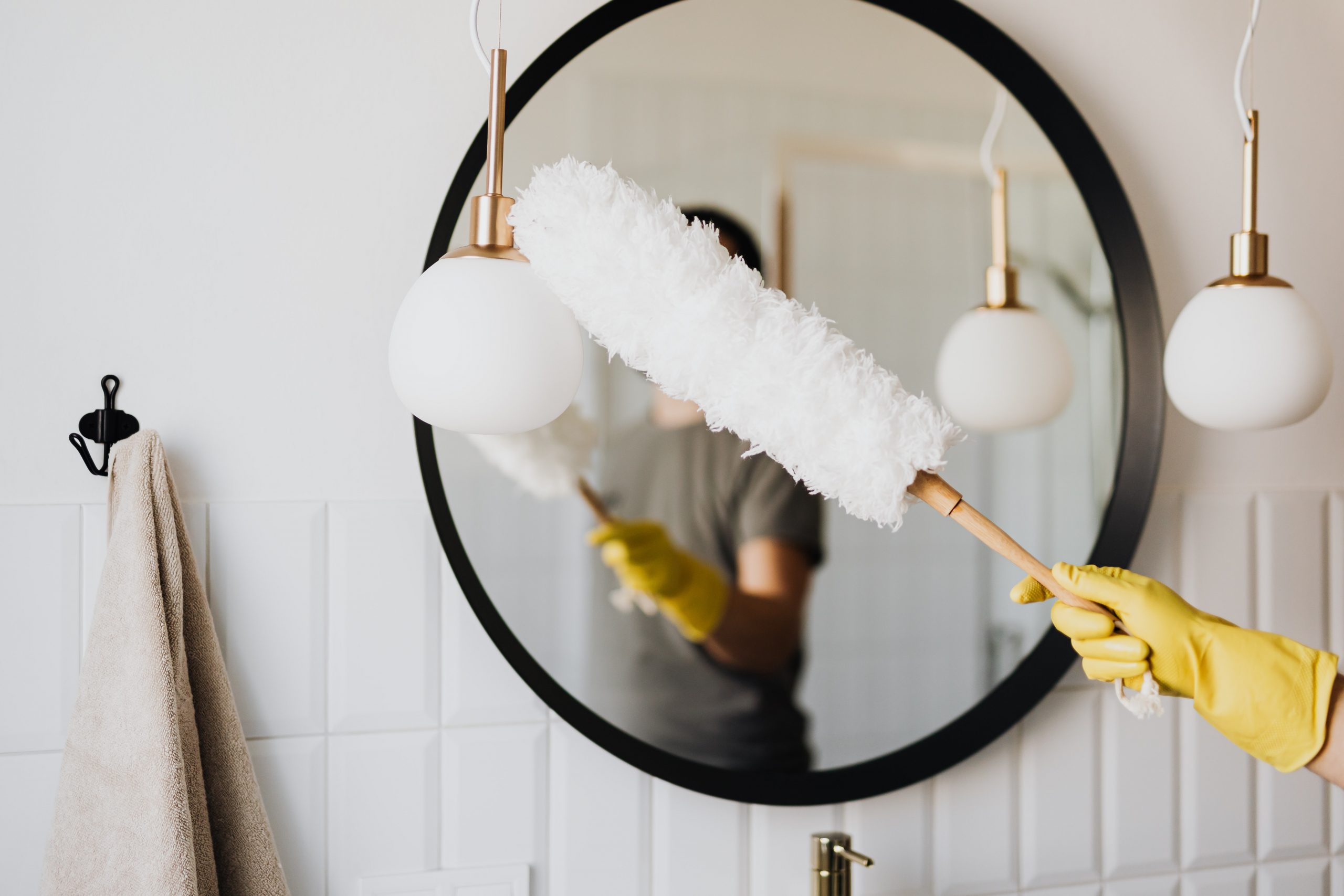 Tips to Prep Home for Market - Sorelle Hardin - mirror cleaning